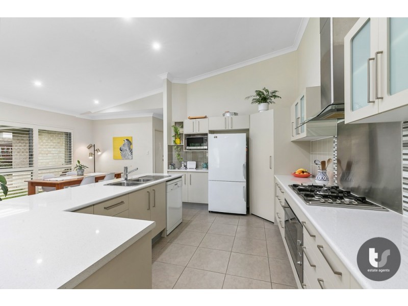 10 Forrest Street, Redland Bay QLD 4165