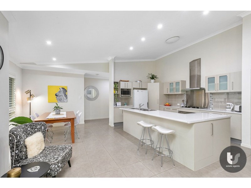 10 Forrest Street, Redland Bay QLD 4165