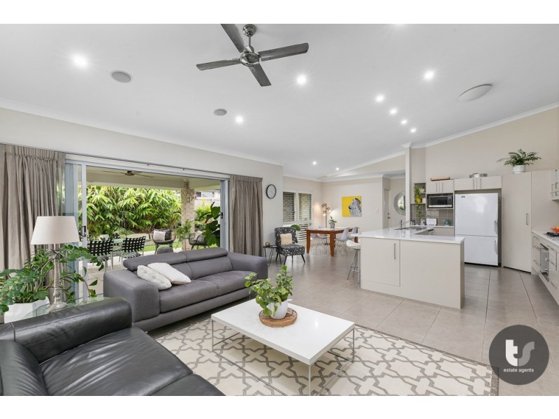 10 Forrest Street, Redland Bay QLD 4165
