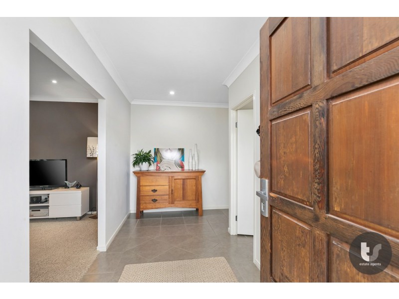 10 Forrest Street, Redland Bay QLD 4165