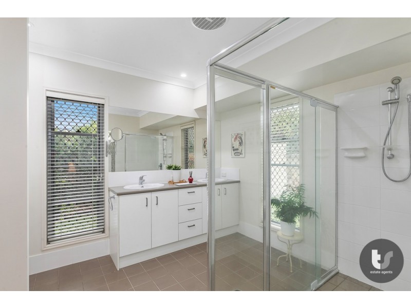 10 Forrest Street, Redland Bay QLD 4165