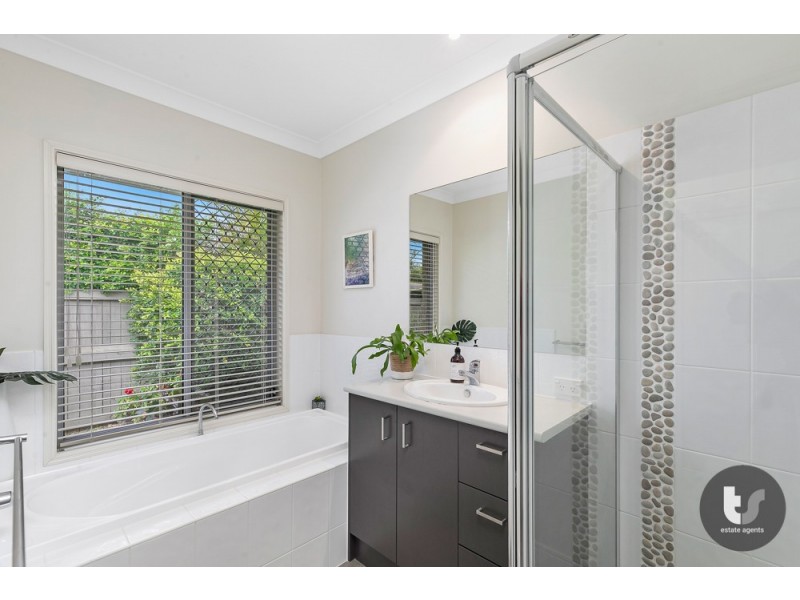 10 Forrest Street, Redland Bay QLD 4165