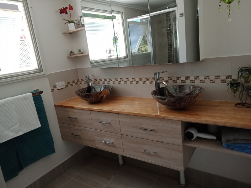 8 Dawn Street, Coochiemudlo Island QLD 4184