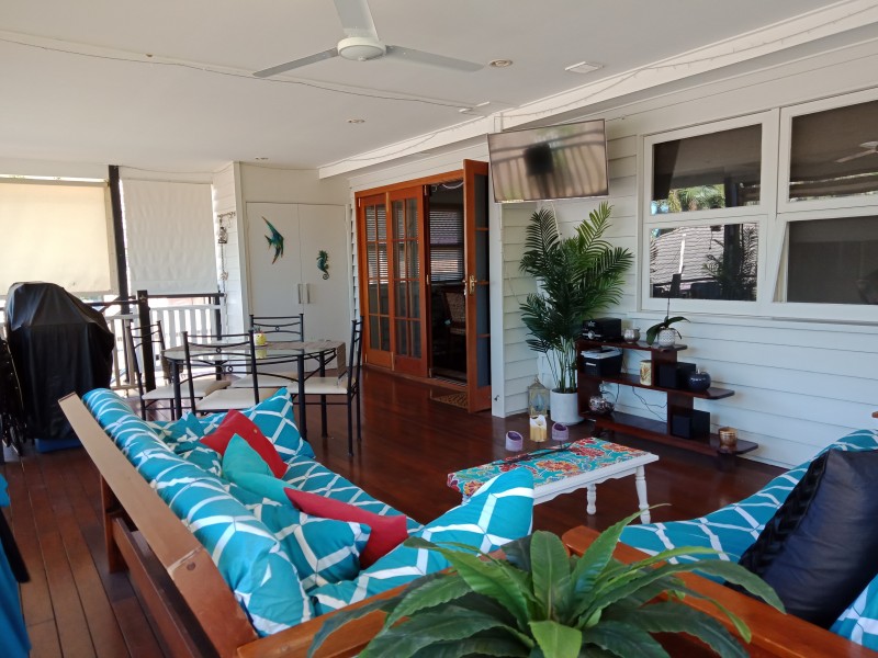 8 Dawn Street, Coochiemudlo Island QLD 4184