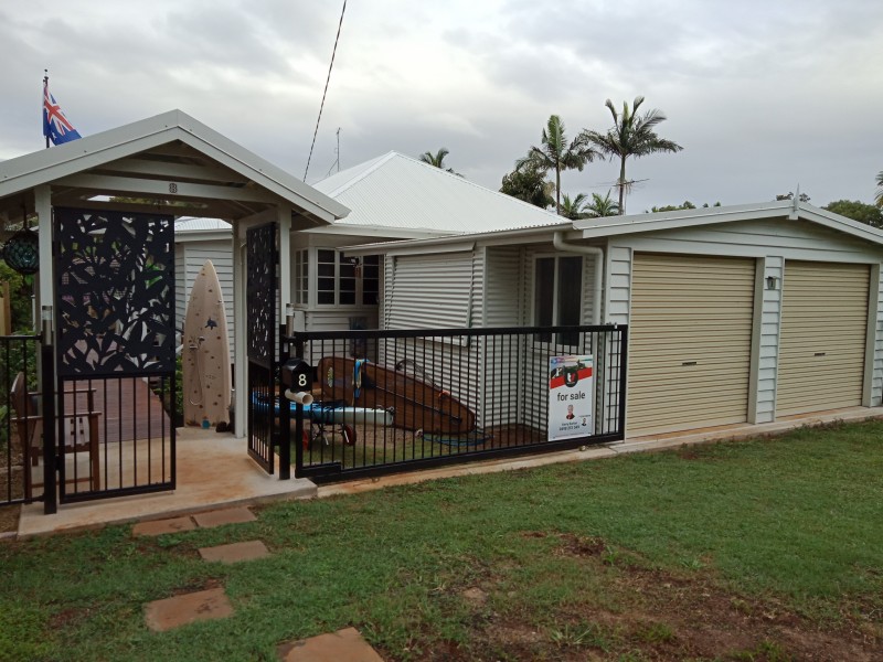 8 Dawn Street, Coochiemudlo Island QLD 4184