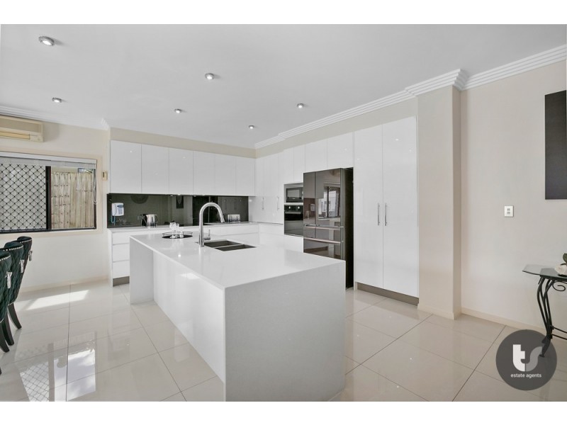 70 Belford Drive, Wellington Point QLD 4160