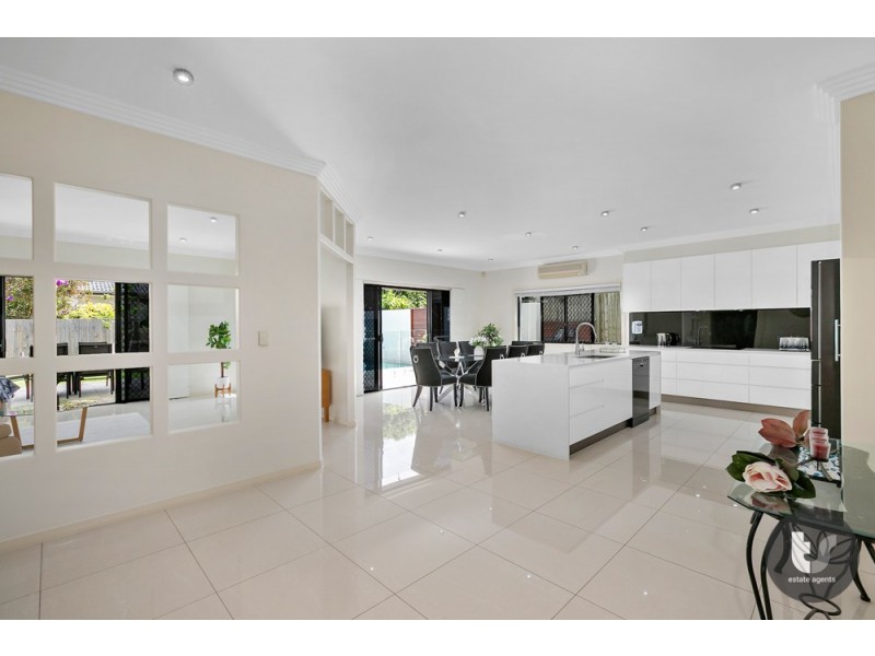 70 Belford Drive, Wellington Point QLD 4160
