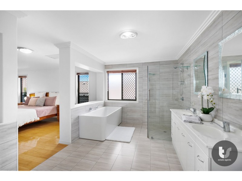 70 Belford Drive, Wellington Point QLD 4160