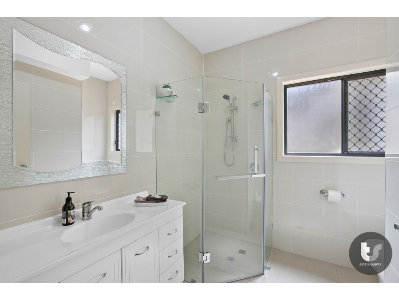 70 Belford Drive, Wellington Point QLD 4160