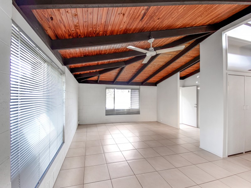 54 Waratah Drive, Crestmead QLD 4132