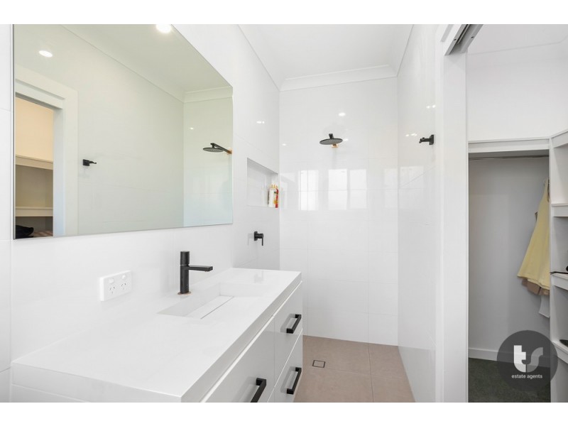 242 Finucane Road, Alexandra Hills QLD 4161
