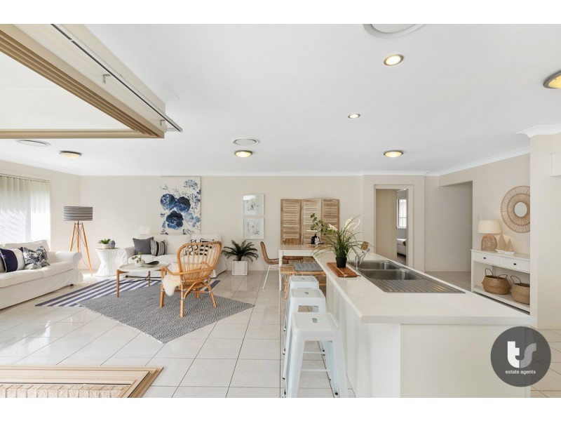 12 Cimmaron Circuit, Thornlands QLD 4164