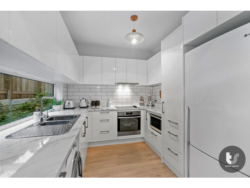 52 Valantine Road, Birkdale QLD 4159