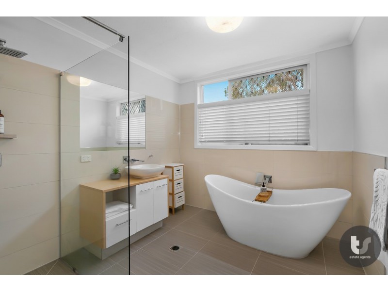 52 Valantine Road, Birkdale QLD 4159