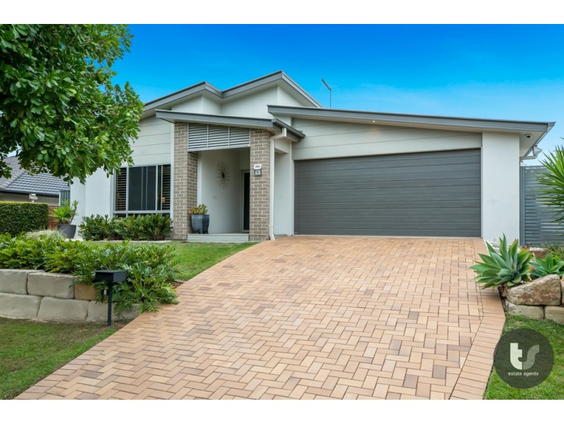 5 Amalia Street, Birkdale QLD 4159