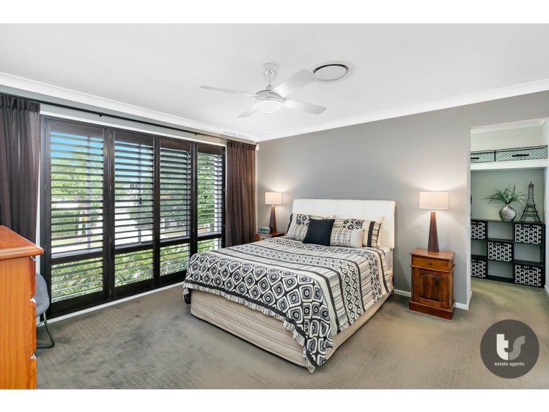 5 Amalia Street, Birkdale QLD 4159