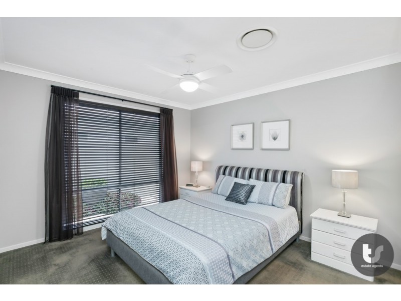 5 Amalia Street, Birkdale QLD 4159