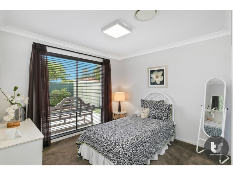 5 Amalia Street, Birkdale QLD 4159