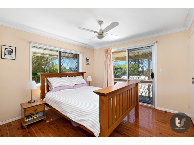 19 Sycamore Street, Redland Bay QLD 4165