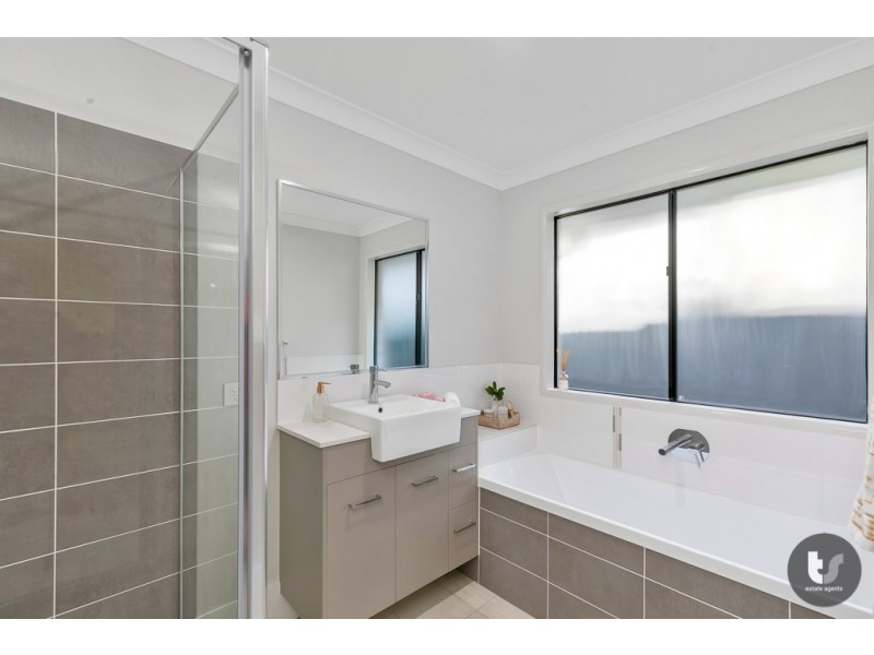 50 Larbonya Crescent, Capalaba QLD 4157