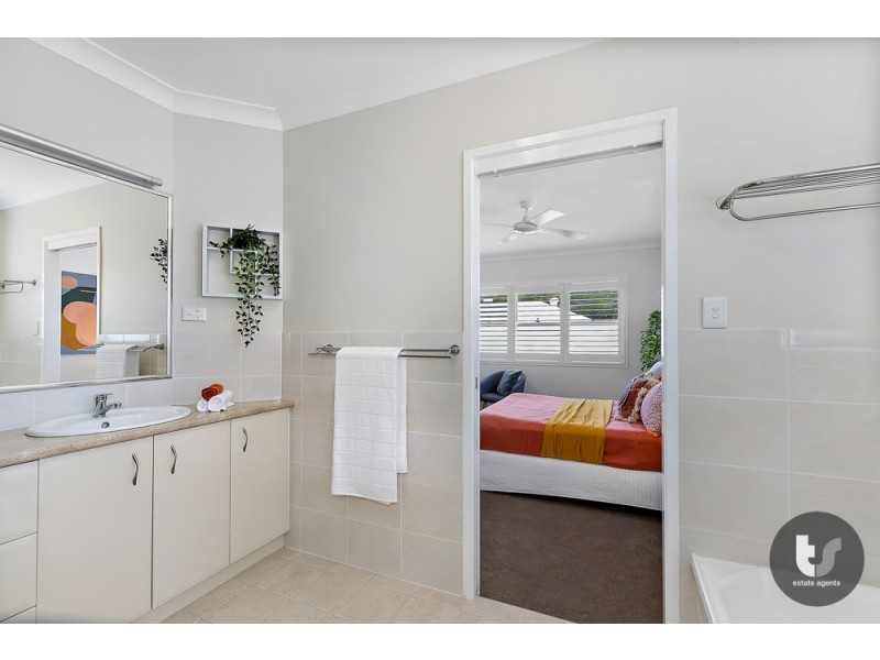 29 Little Shore Street, Cleveland QLD 4163