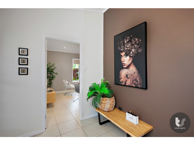 29 Little Shore Street, Cleveland QLD 4163