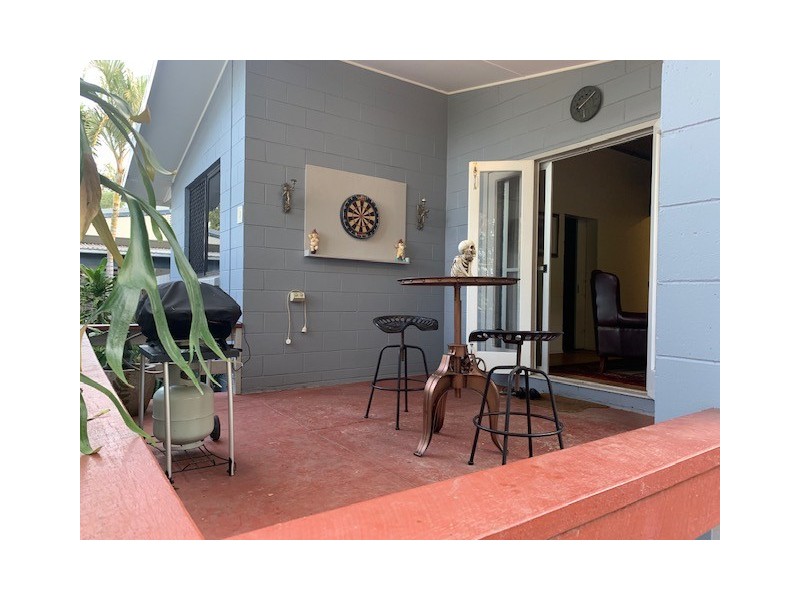 9 Pullen Street, Coochiemudlo Island QLD 4184