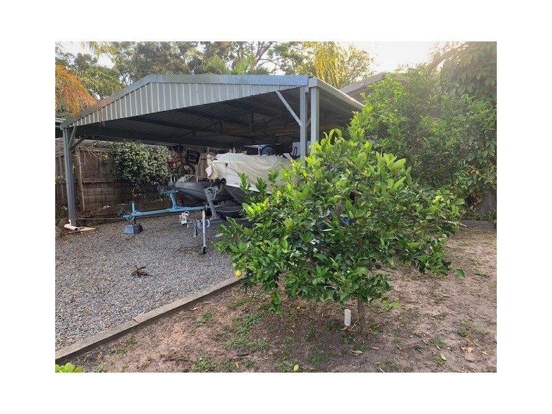 9 Pullen Street, Coochiemudlo Island QLD 4184