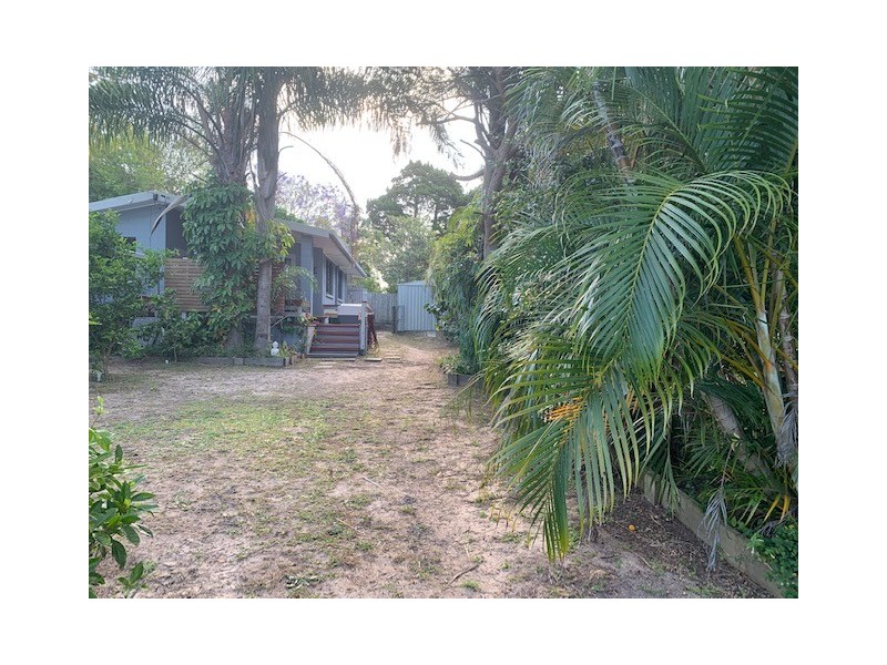 9 Pullen Street, Coochiemudlo Island QLD 4184