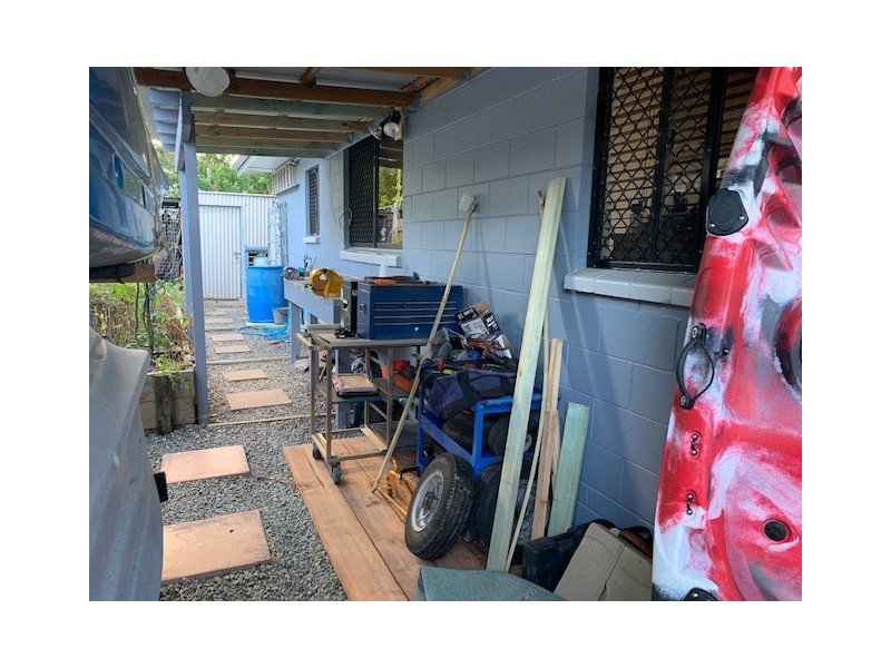 9 Pullen Street, Coochiemudlo Island QLD 4184