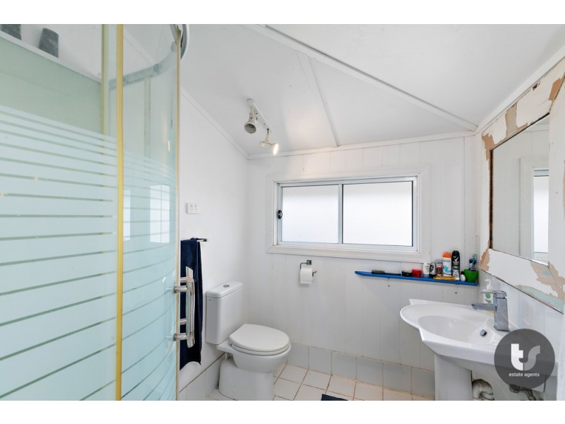 14 Base Street, Victoria Point QLD 4165