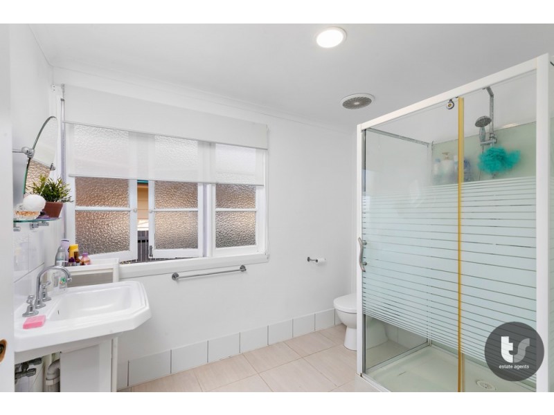 14 Base Street, Victoria Point QLD 4165