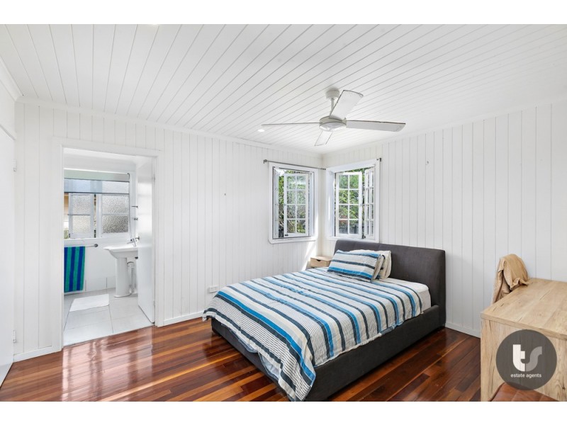 14 Base Street, Victoria Point QLD 4165