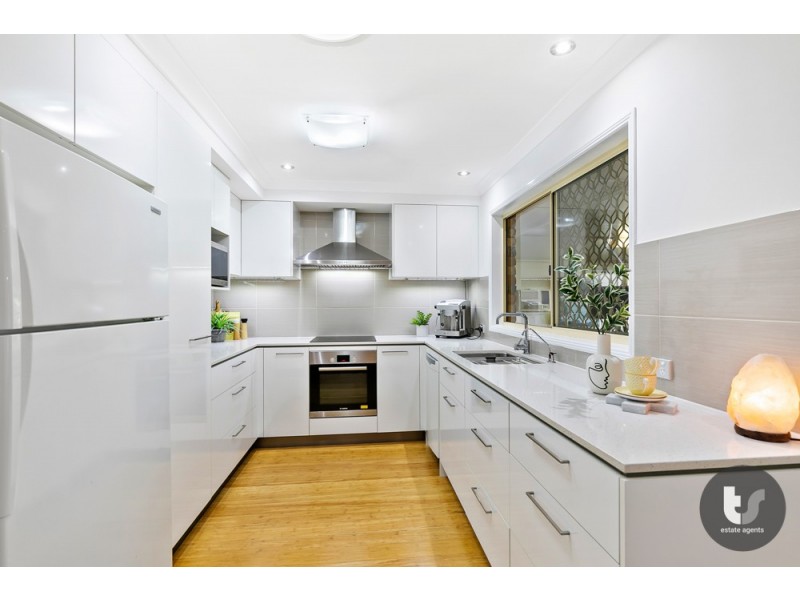 20 Mashie Place, Redland Bay QLD 4165