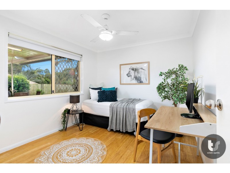 20 Mashie Place, Redland Bay QLD 4165