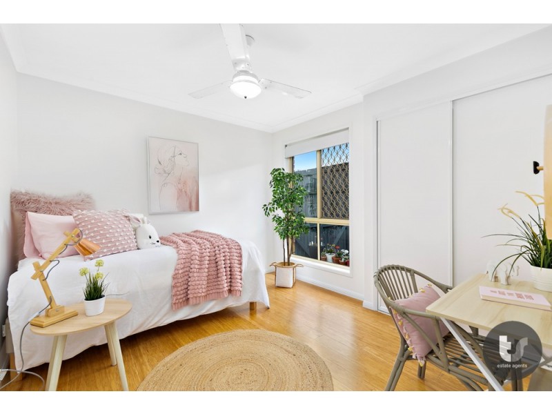 20 Mashie Place, Redland Bay QLD 4165