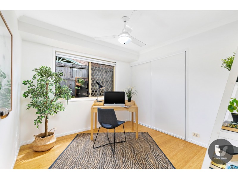 20 Mashie Place, Redland Bay QLD 4165