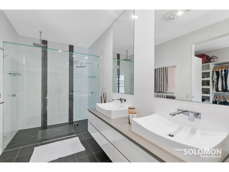 217 Main Road, Wellington Point QLD 4160