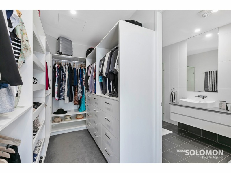 217 Main Road, Wellington Point QLD 4160