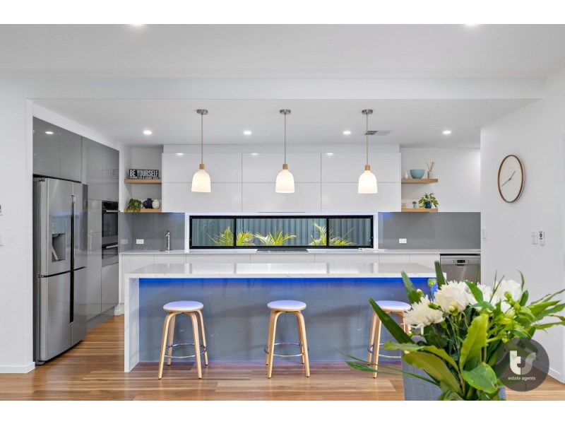 39 Nelson Place, Carindale QLD 4152