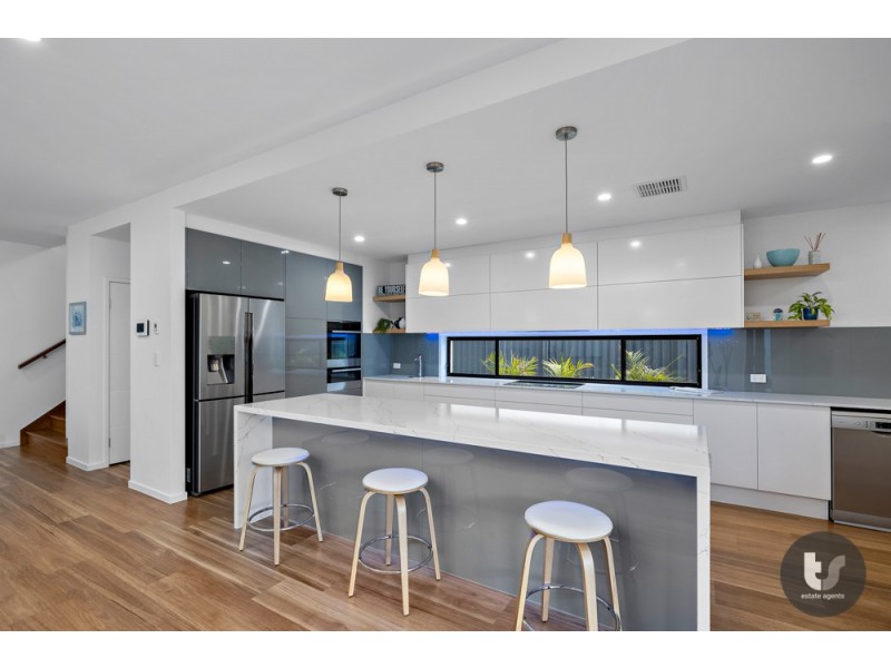 39 Nelson Place, Carindale QLD 4152