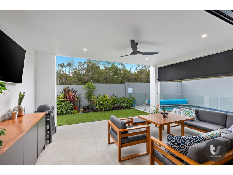 39 Nelson Place, Carindale QLD 4152