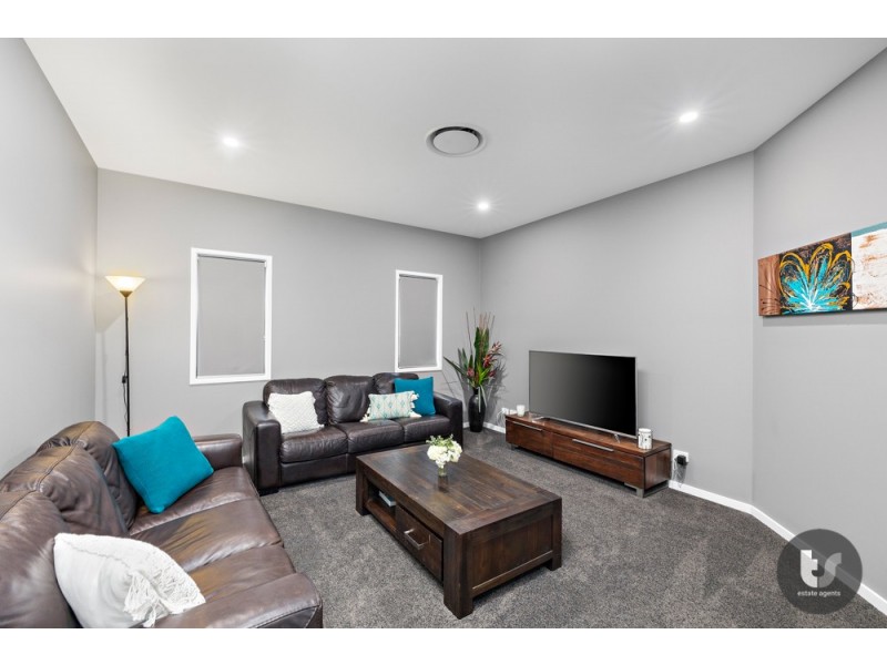 39 Nelson Place, Carindale QLD 4152