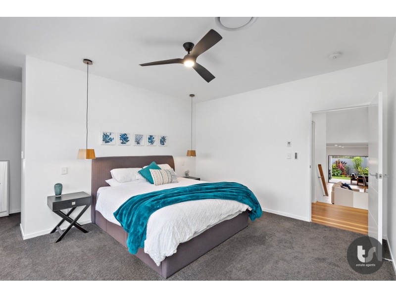 39 Nelson Place, Carindale QLD 4152