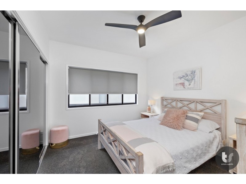 39 Nelson Place, Carindale QLD 4152