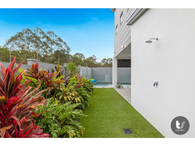 39 Nelson Place, Carindale QLD 4152