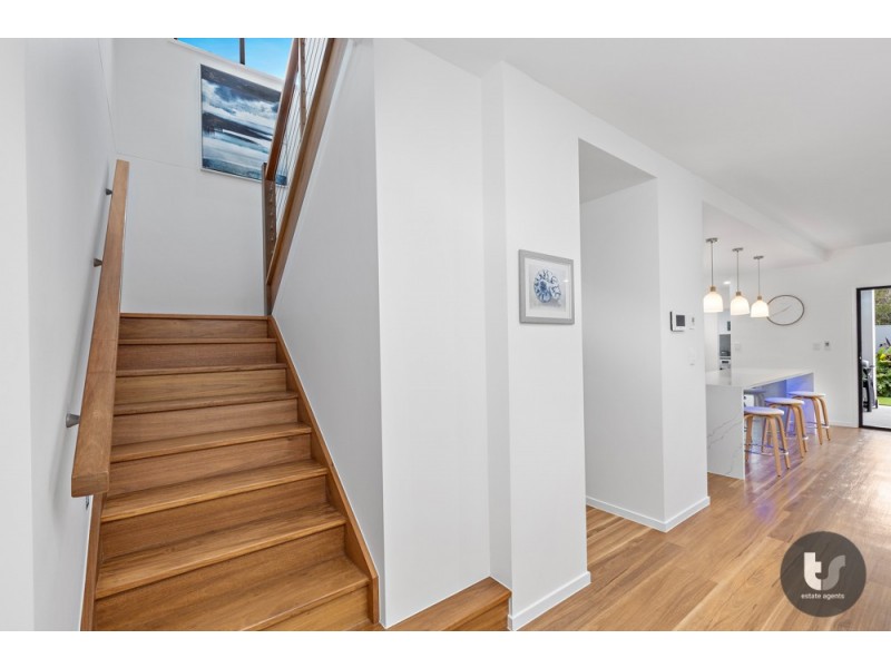 39 Nelson Place, Carindale QLD 4152