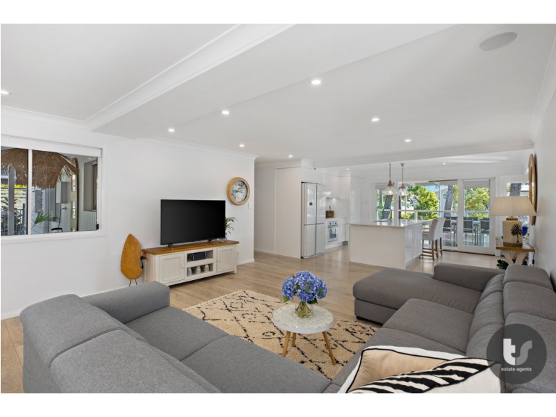 44 Buliti Street, Hope Island QLD 4212