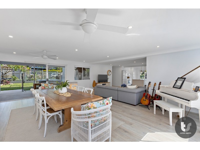 44 Buliti Street, Hope Island QLD 4212