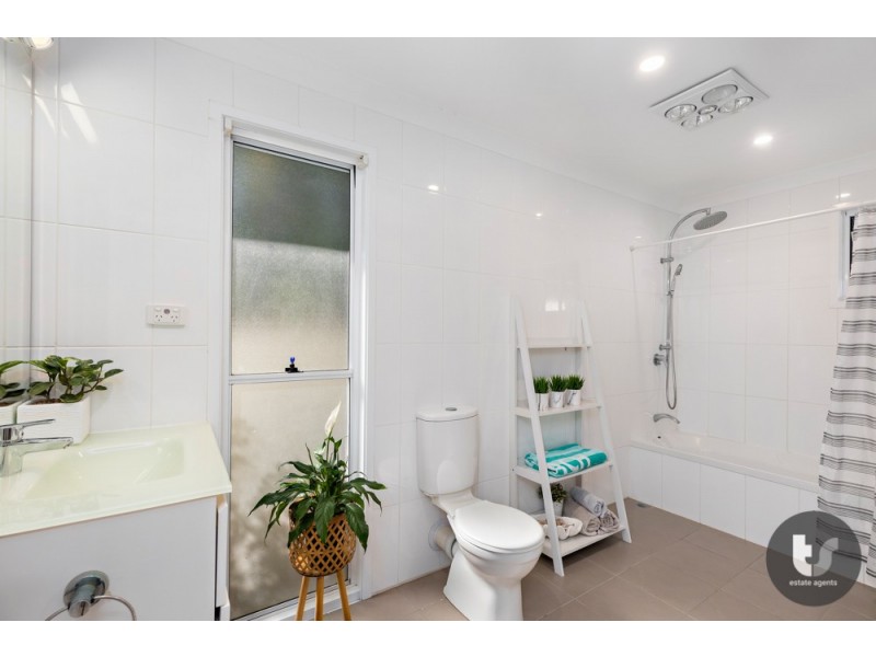 44 Buliti Street, Hope Island QLD 4212